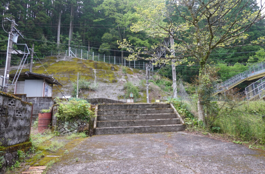 宗太郎駅の階段