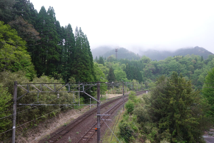 宗太郎駅の跨線橋からの眺め（日豊本線・延岡方面）
