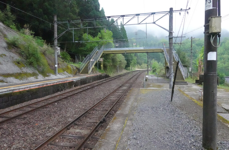 宗太郎駅ホーム（延岡方面）