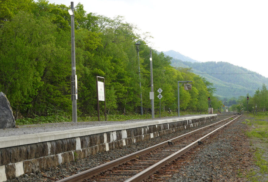 東鹿越駅の構内（富良野方面）