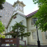 札幌市時計台（斜め右）