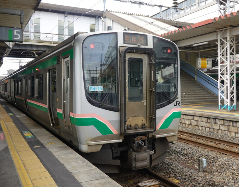 郡山駅に停車中の普通列車（新白河行き）