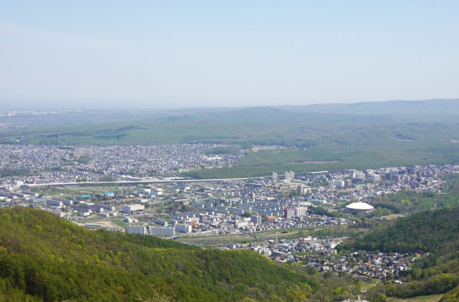 藻岩山山頂から真駒内方面の景色