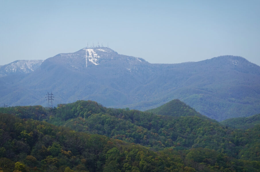 藻岩山ロープウェイから手稲山が見える