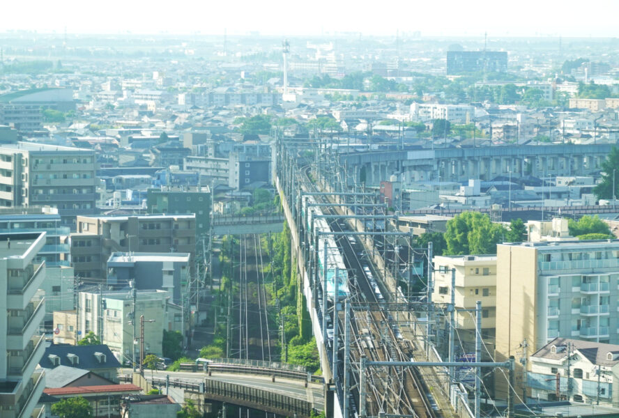 アパヴィラホテル仙台駅五橋から東北新幹線を眺める