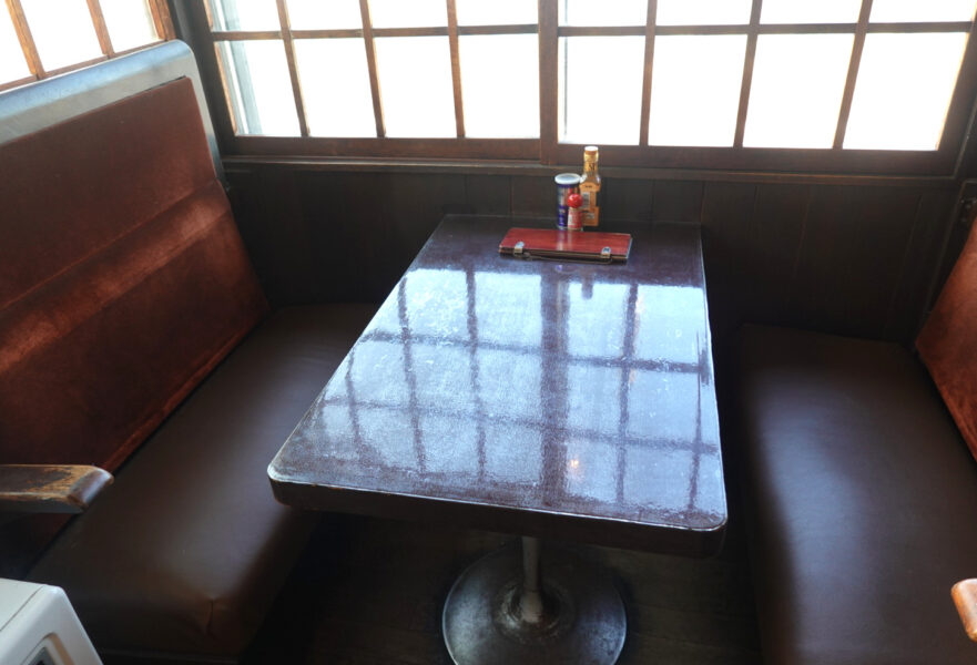 釧網本線北浜駅・停車場のボックスシート