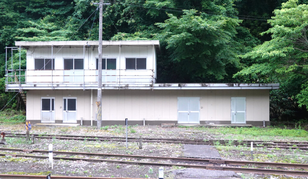 備後落合駅にある建物