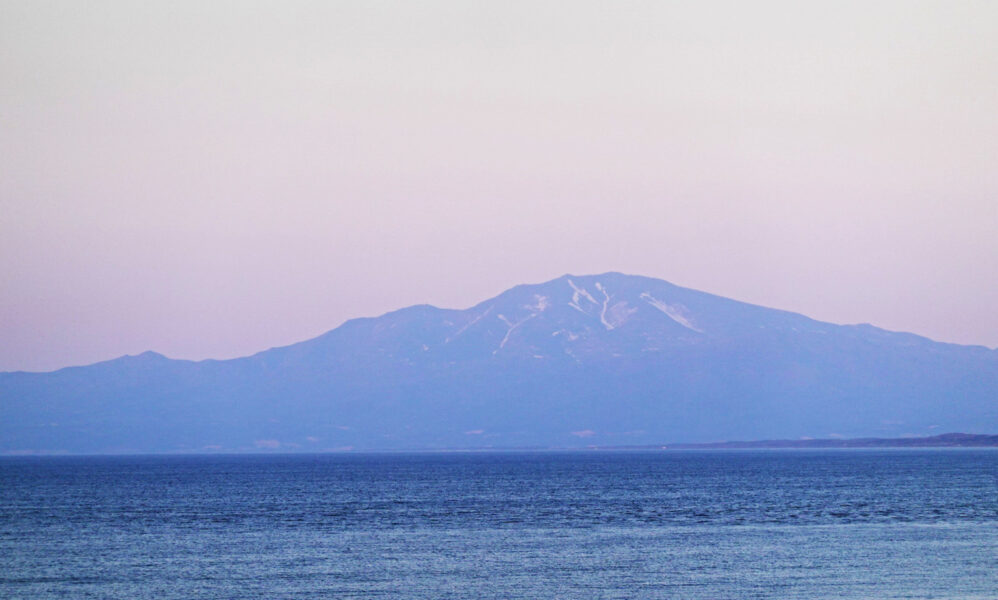 北浜駅展望台から見える海別岳