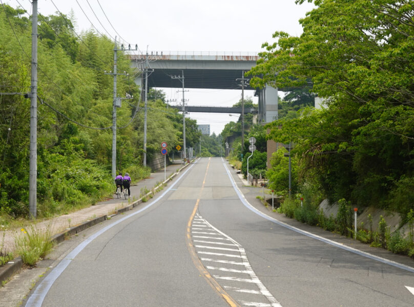 因島大橋へ続く坂道
