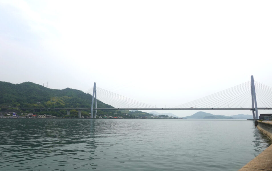 生口島から因島大橋を見る