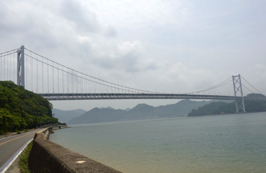 向島から因島大橋を眺める