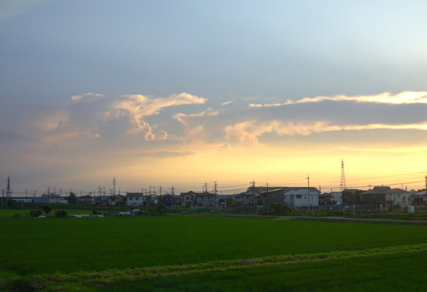 米原駅到着前に太陽が見えなくなる