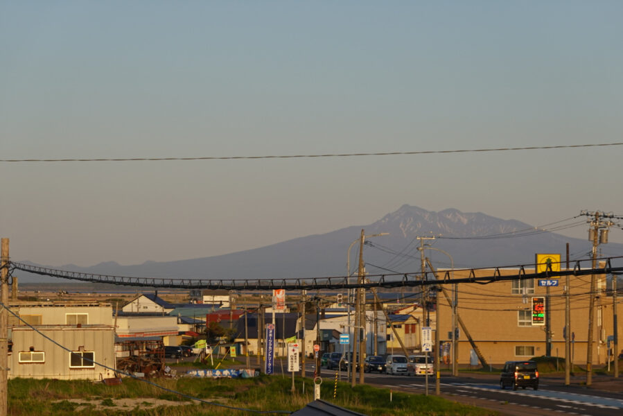 北浜駅展望台から見える斜里岳