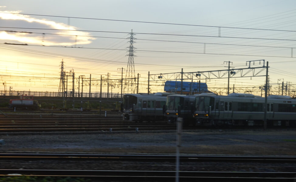 米原車両基地に止まっている列車