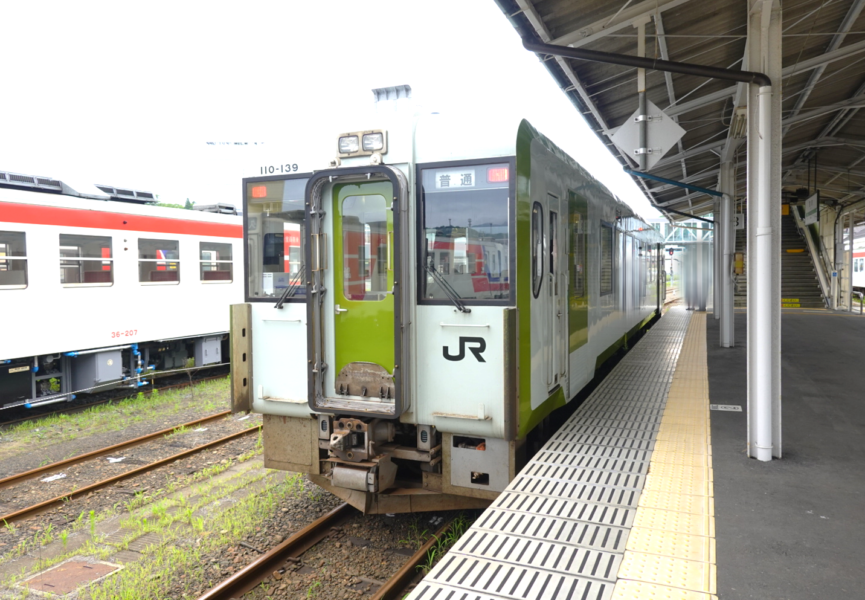 宮古駅に停車中のキハ１１０系