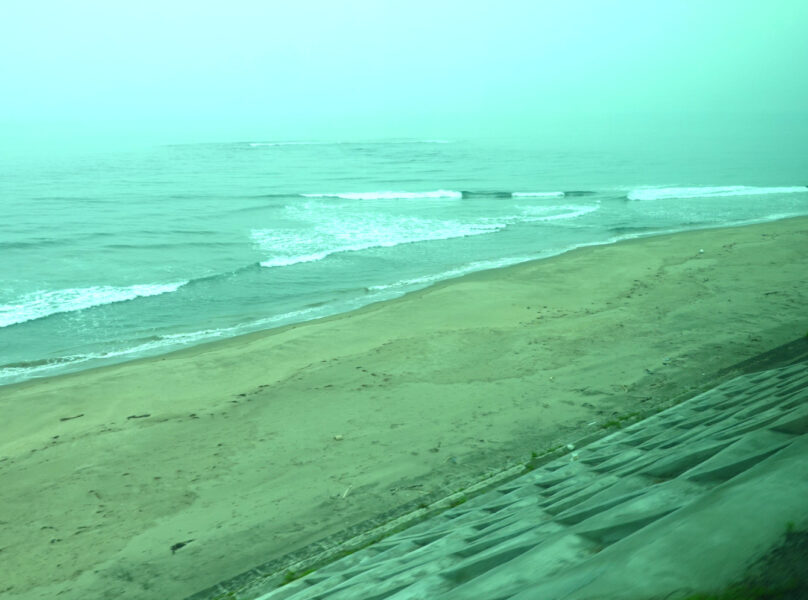 海の近くを通る八戸線