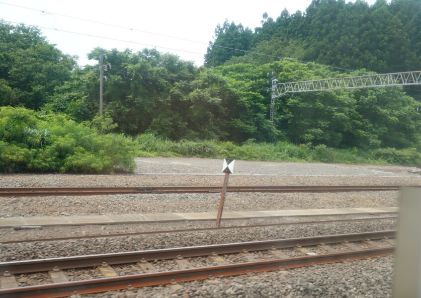 野辺地駅から青い森鉄道を走行する快速「しもきた」