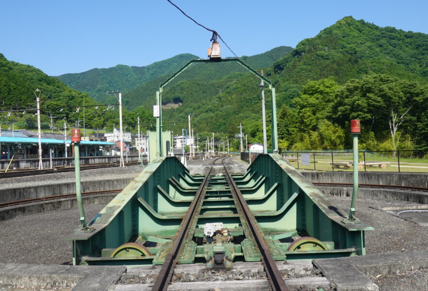 三峰口駅前のＳＬ転車台公園にある転車台