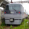 岩峅寺駅に停車中のニューレッドアロー