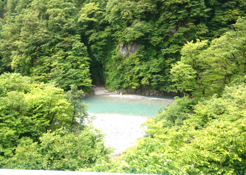 黒部峡谷鉄道の車窓・仏石