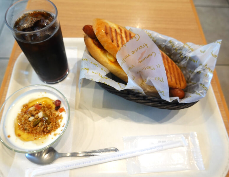 長野駅の駅舎内にあるベックスコーヒー（朝食）