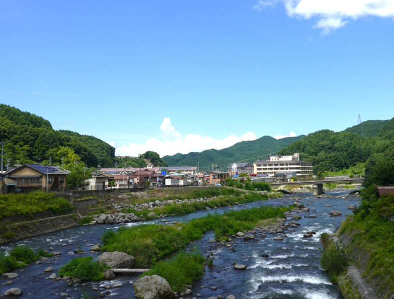 小海町を流れる千曲川