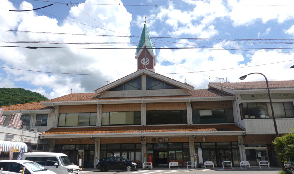 小海駅の駅舎