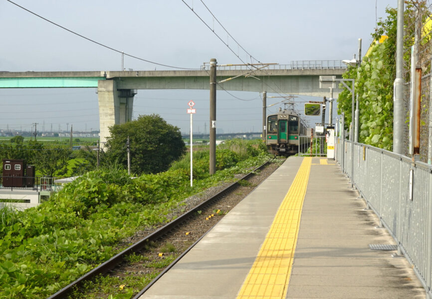 新利府駅ホーム（仙台方面）