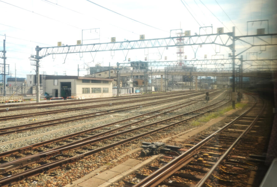 特急しなの１８号の車窓（長野駅出発後）