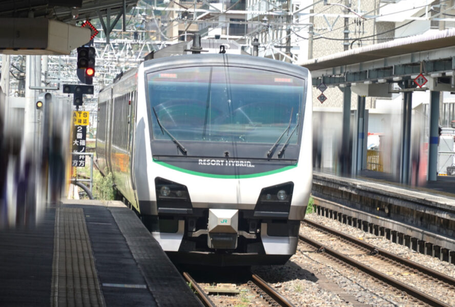 南小谷駅へ向かうリゾートビューふるさと