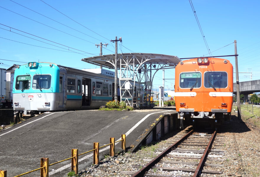 岳南電車・岳南江尾駅ホーム