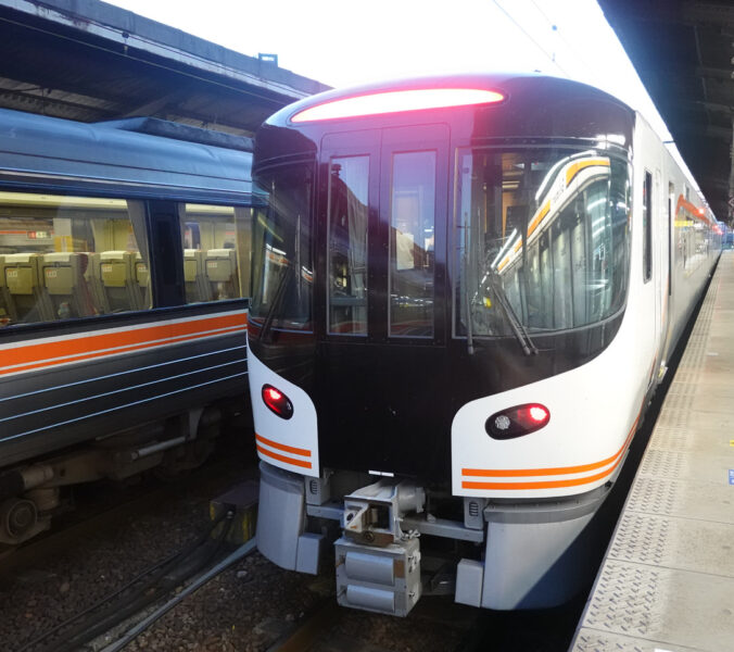 ＨＣ８５系・特急ひだ１７号（名古屋駅）