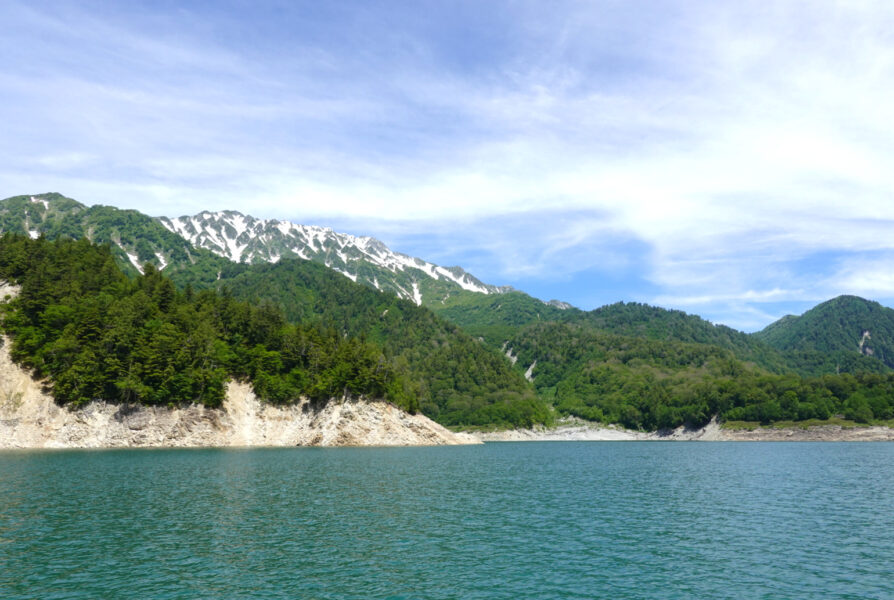 遊覧船から見る黒部＆立山連峰