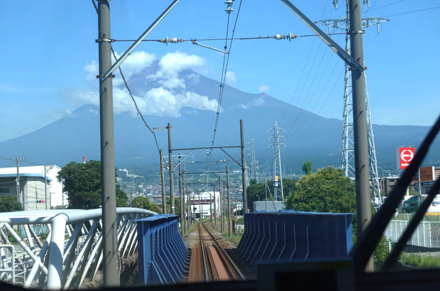 岳南電車の車窓（富士山）