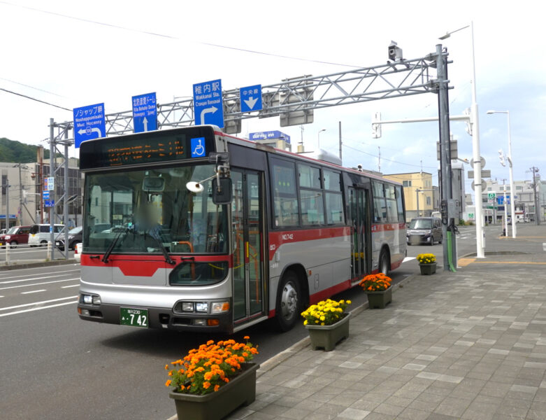 稚内駅前バスターミナルの１番のりばに入る宗谷バス