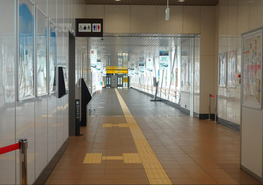 構内通路（奥津軽いまべつ駅）