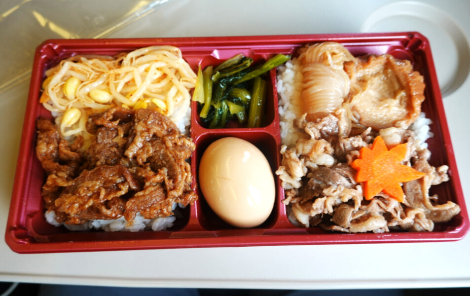 牛すきと焼肉弁当