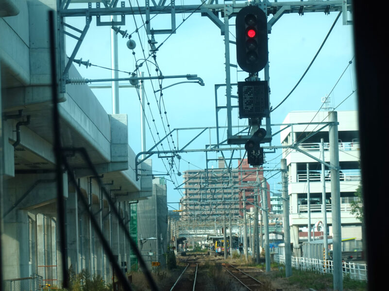 誘導信号機・停止（松山駅・特急宇和海１８号）