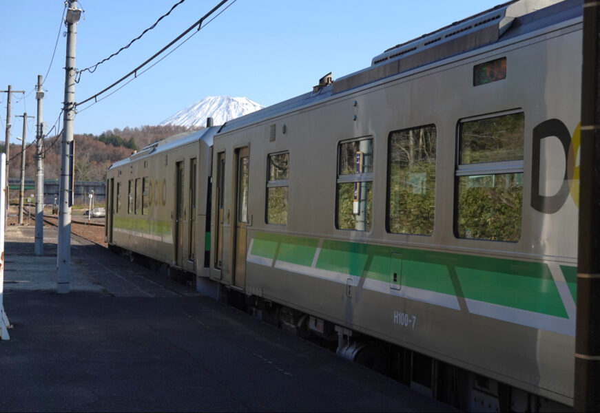 Ｈ１００形・羊蹄山（小沢駅）