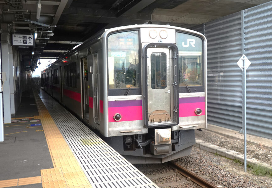 普通列車青森行き（新青森駅）