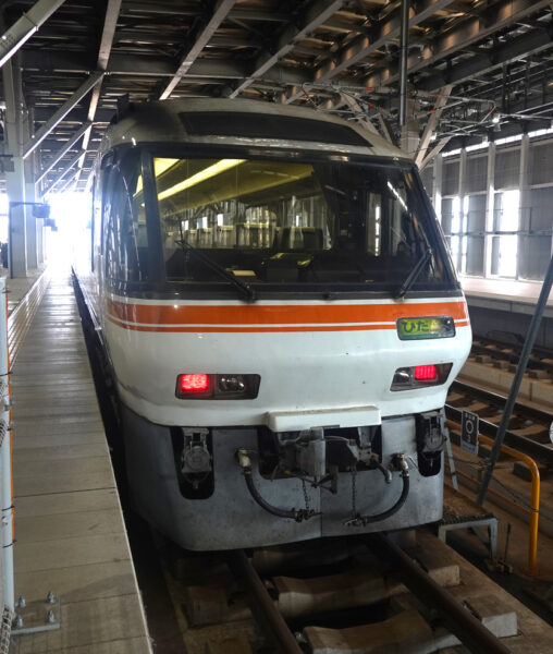 キハ８５系・先頭車１０号車（富山駅）