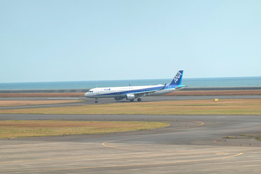 ＡＮＡ６９３便・地上走行（山口宇部空港）