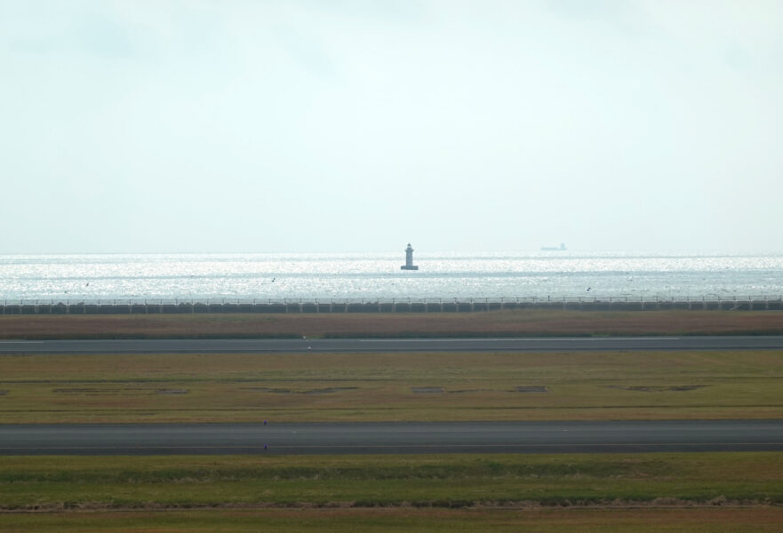 滑走路中間付近（山口宇部空港）