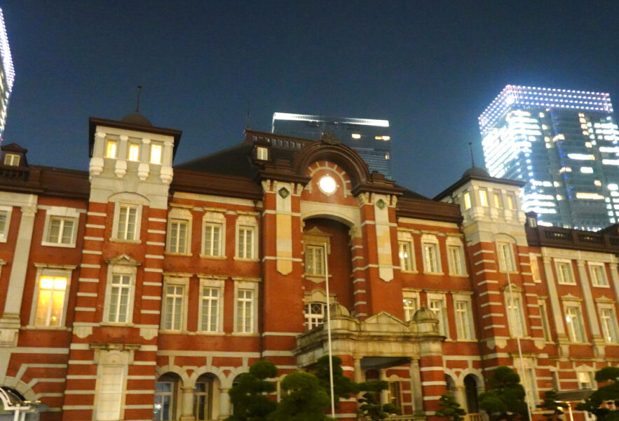 夜の東京駅