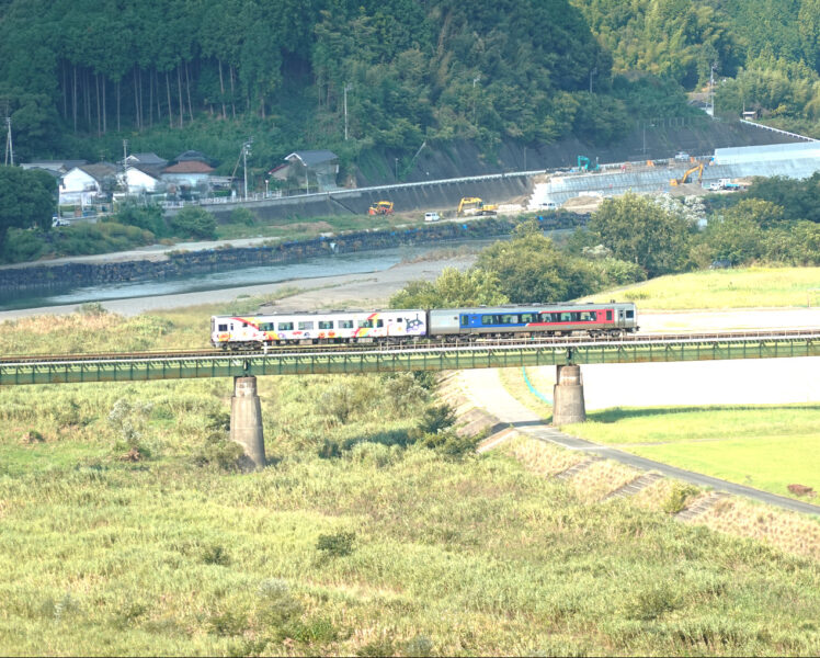 大洲城からの景色（特急宇和海１６号）