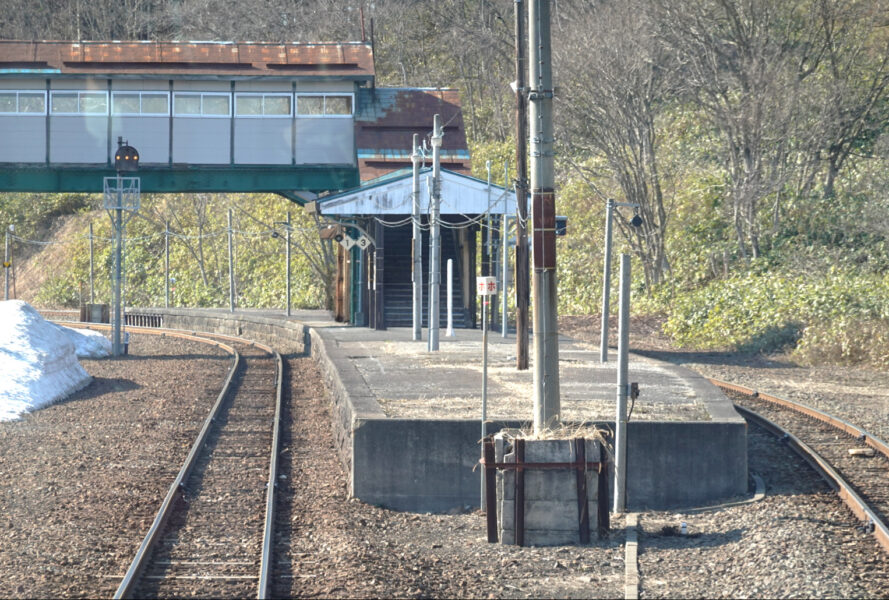 Ｈ１００形前面展望・小沢駅