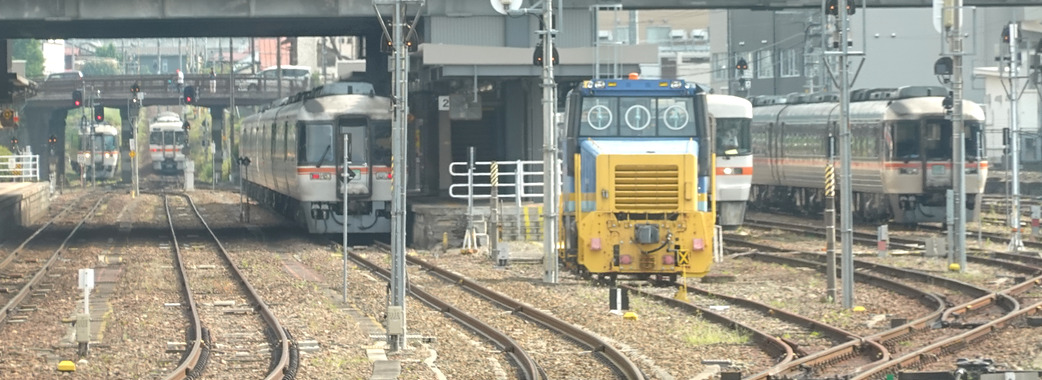 高山駅構内