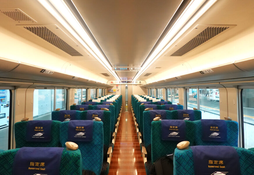 ２７００系・普通車車内