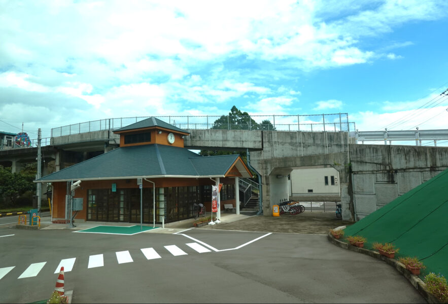 甲浦駅（ＤＭＶ車内より）