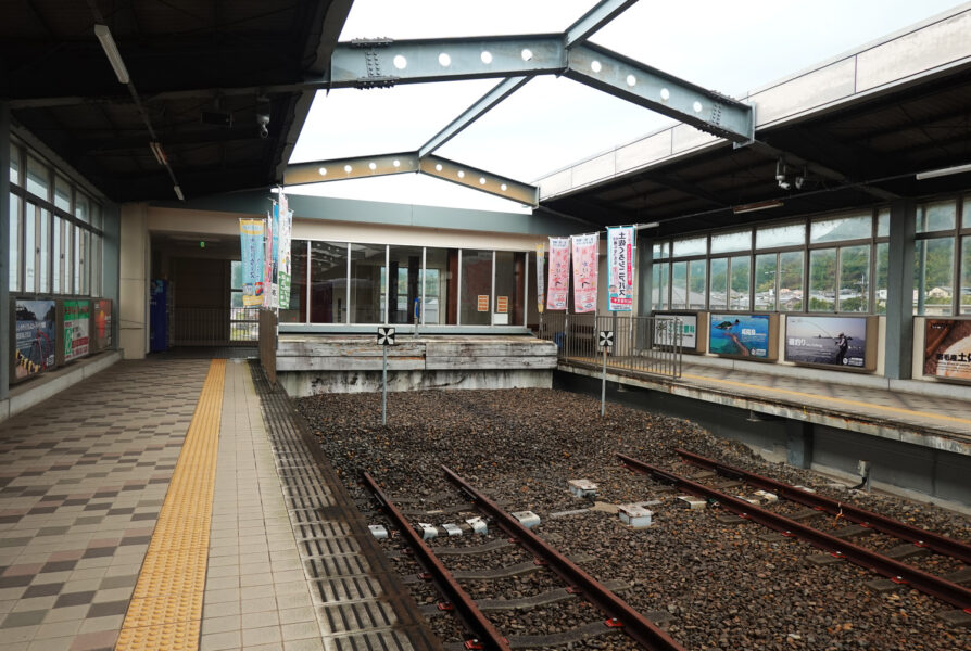 宿毛駅・車止め